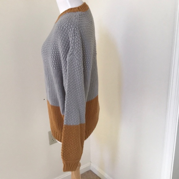 NEW! Elodie Medium grey combo knit crew sweater - Picture 3 of 8